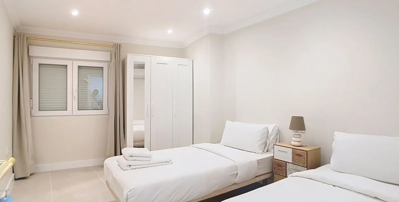 Venta de apartamento en planta media en Estepona 8