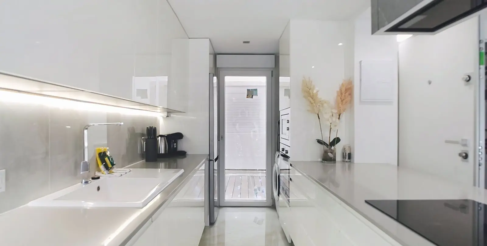 Venta de apartamento en planta media en Estepona 21