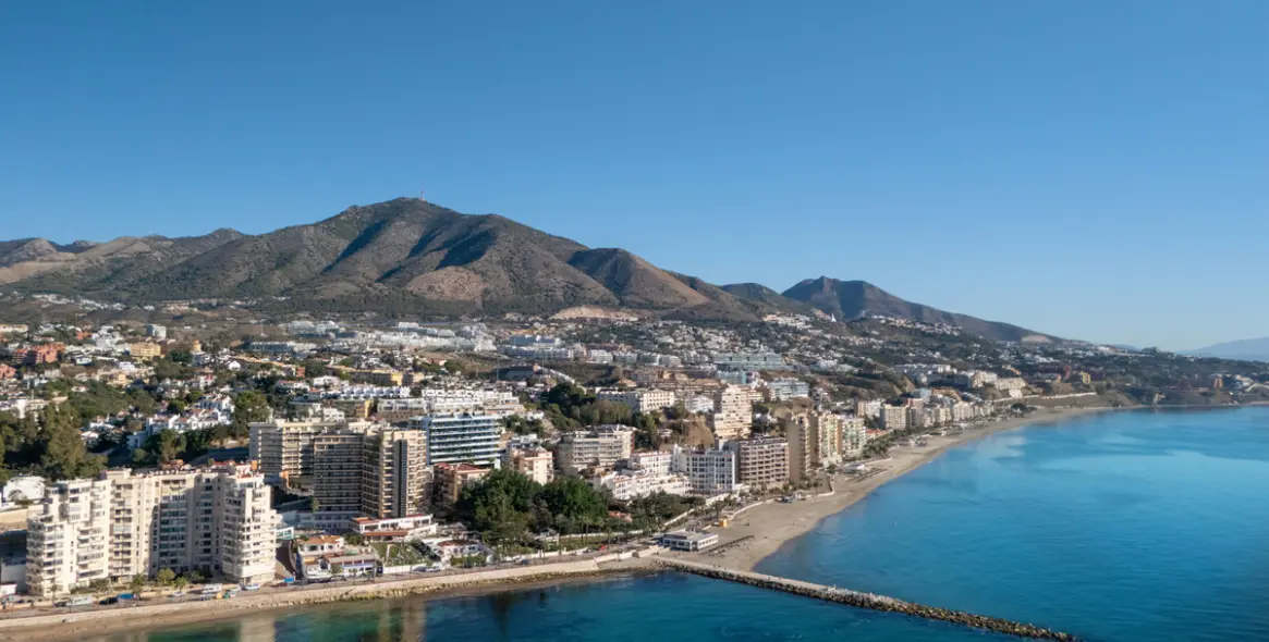 Sale of middle floor apartment in Fuengirola 28