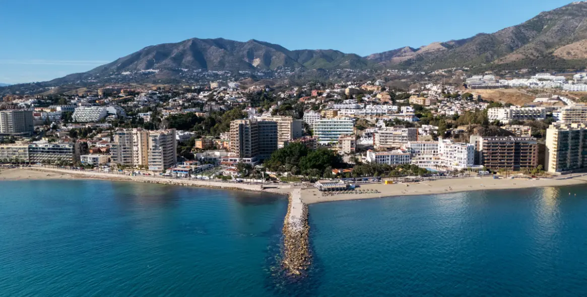 Sale of middle floor apartment in Fuengirola 29