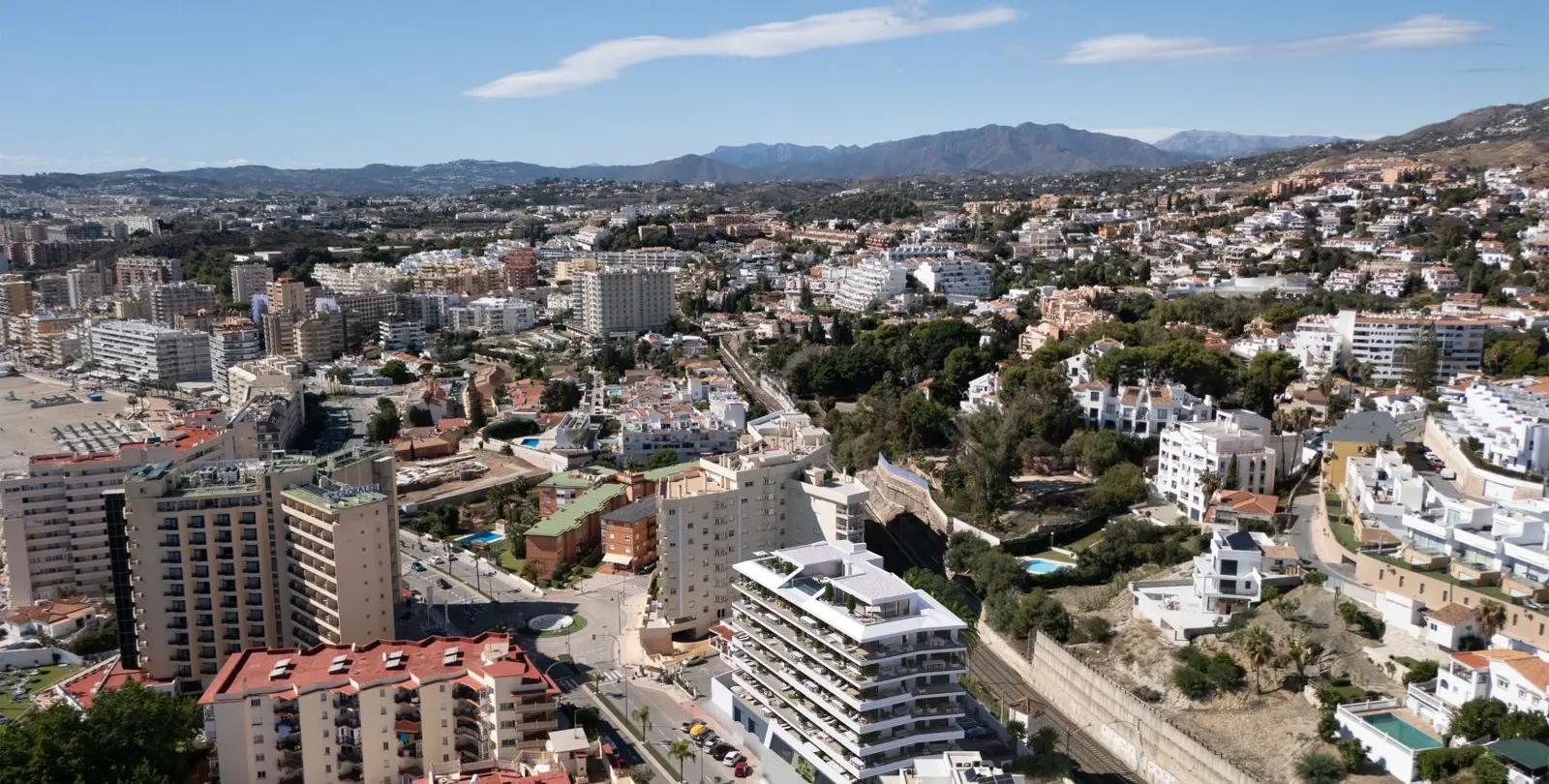 Venta de apartamento en planta media en Fuengirola 25