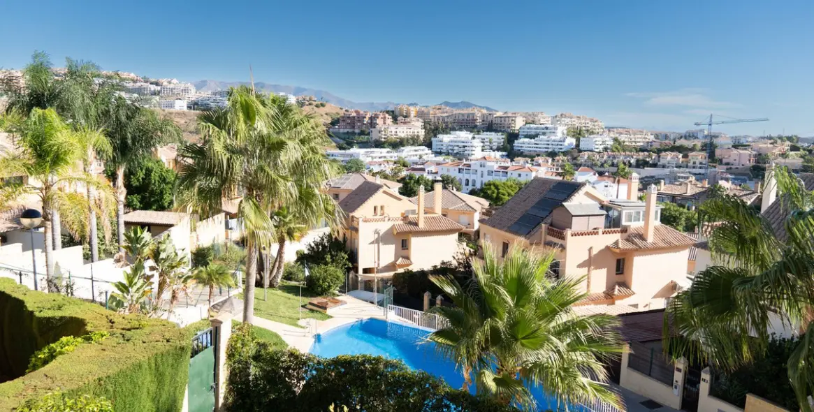 Продажа дома на две семьи в Riviera del Sol 1