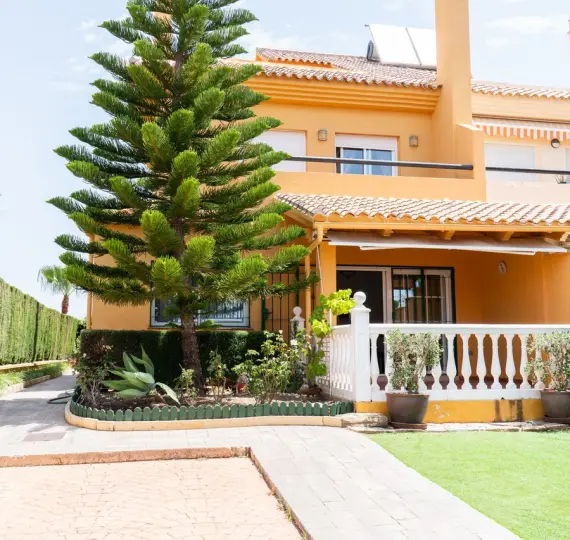 Продажа дома на две семьи в Riviera del Sol