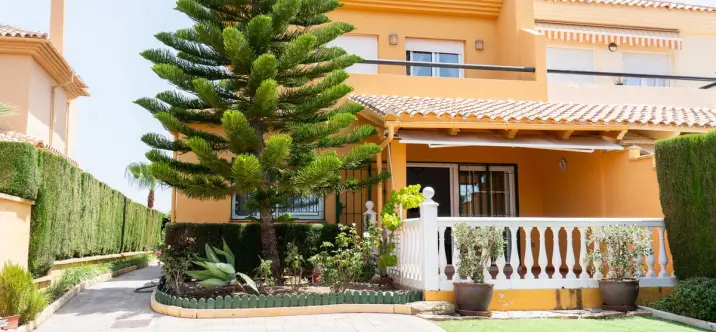 Продажа дома на две семьи в Riviera del Sol 1