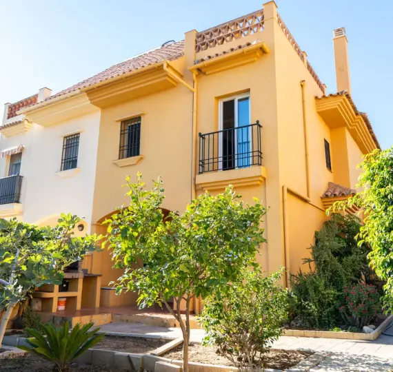 Продажа дома на две семьи в Riviera del Sol