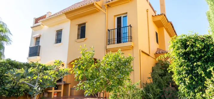 Продажа дома на две семьи в Riviera del Sol 2