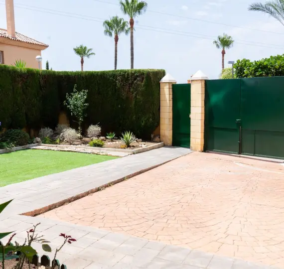 Продажа дома на две семьи в Riviera del Sol