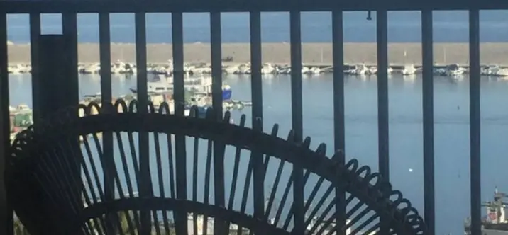 Sale of middle floor apartment in Fuengirola 0