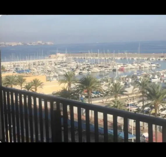 Sale of middle floor apartment in Fuengirola