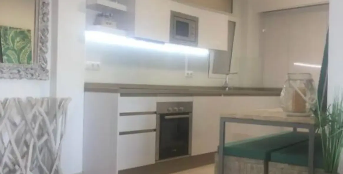 Sale of middle floor apartment in Fuengirola 8