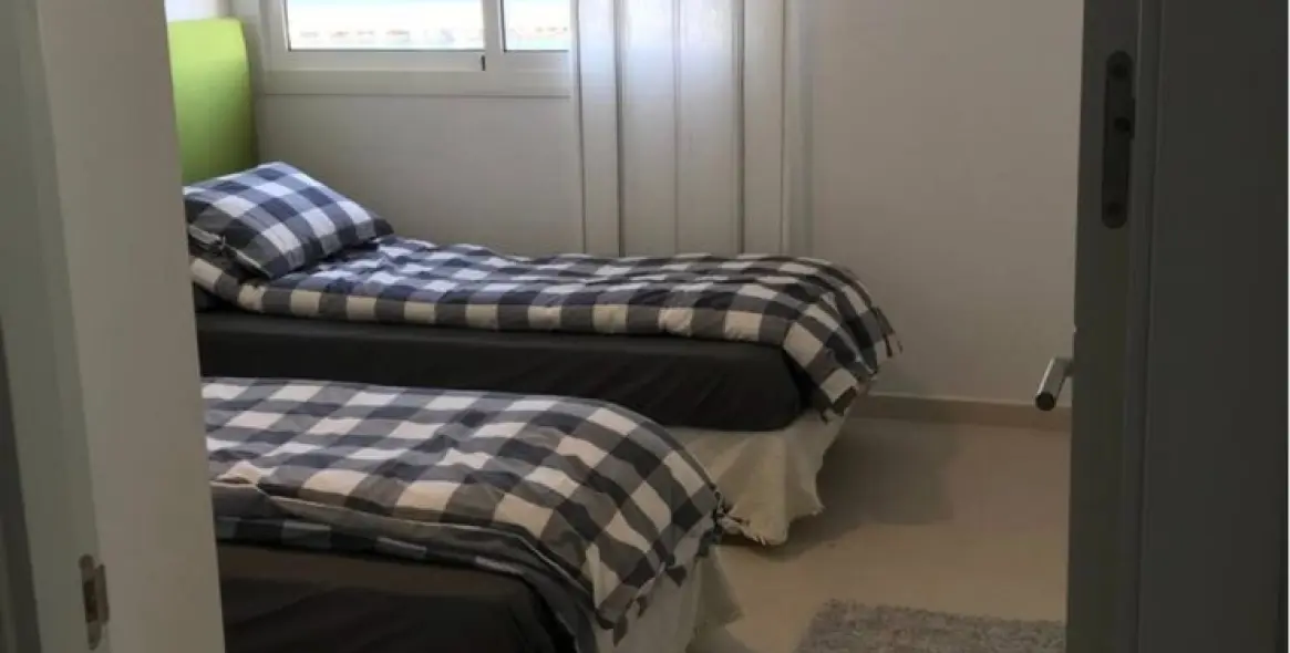 Sale of middle floor apartment in Fuengirola 11