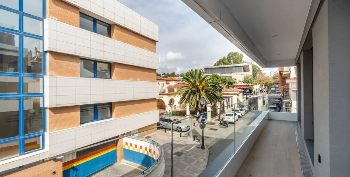 Sale of middle floor apartment in Fuengirola 5