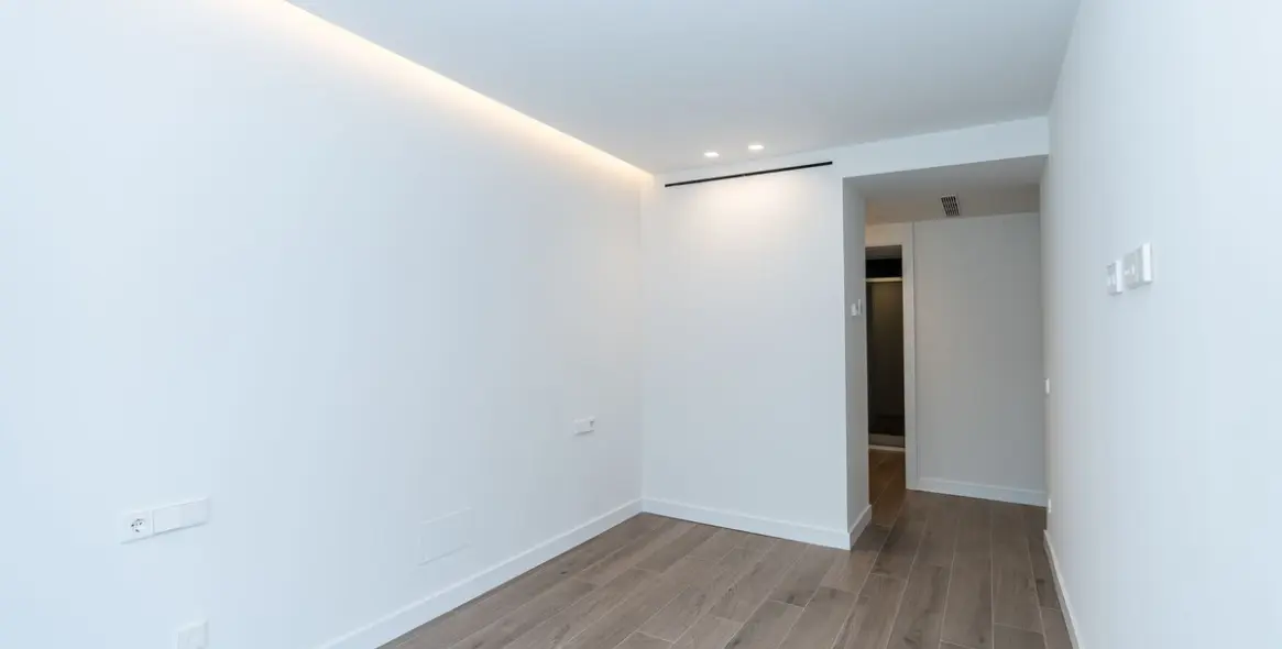 Sale of middle floor apartment in Fuengirola 14