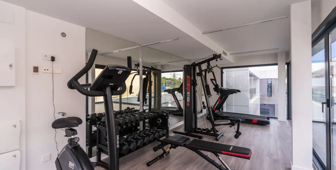 Sale of middle floor apartment in Fuengirola 20