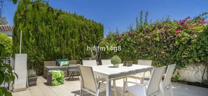 Sale of townhouse in Nueva Andalucía 0