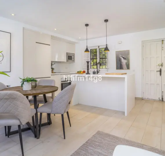 Sale of townhouse in Nueva Andalucía