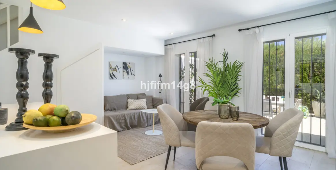 Sale of townhouse in Nueva Andalucía 8