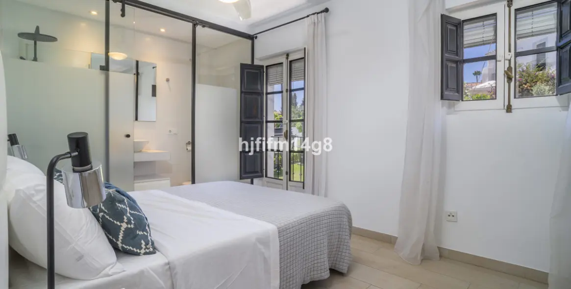 Sale of townhouse in Nueva Andalucía 10