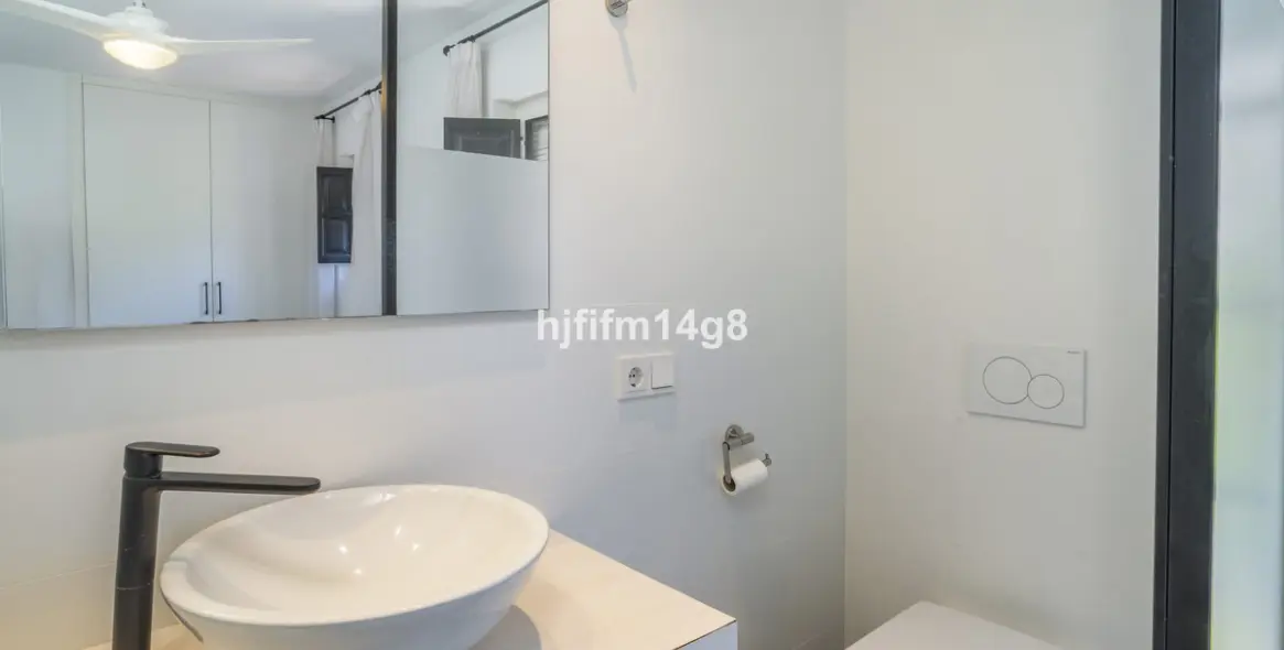 Sale of townhouse in Nueva Andalucía 13