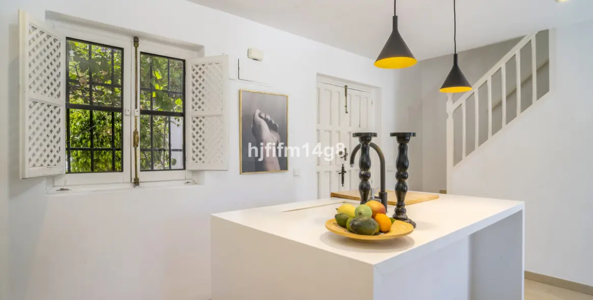 Sale of townhouse in Nueva Andalucía 18