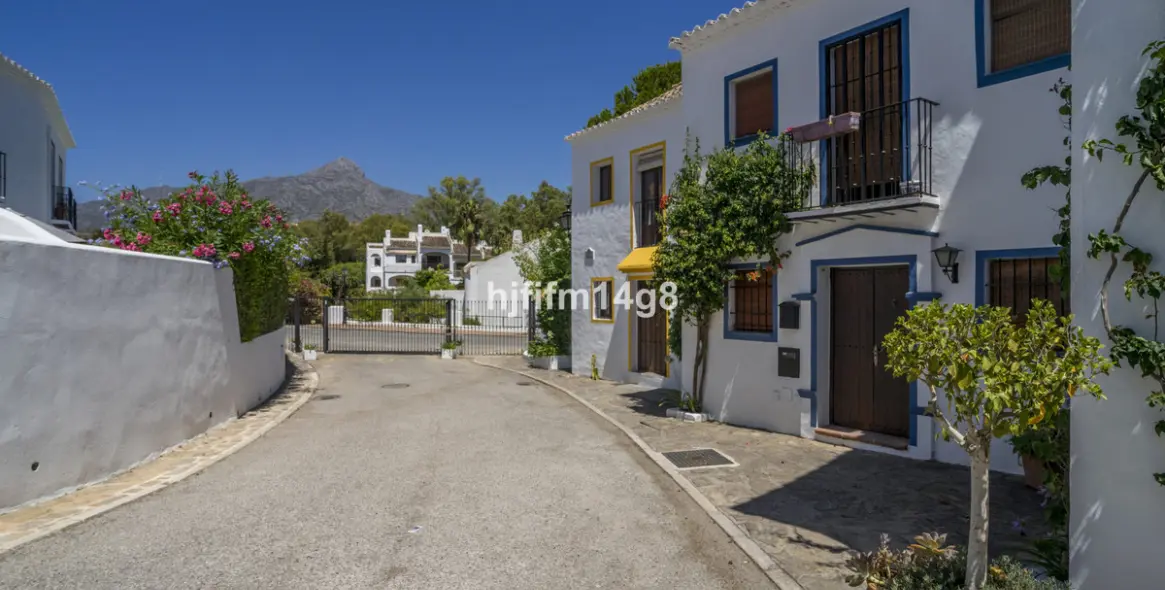 Продажа таунхауса в Nueva Andalucía 27