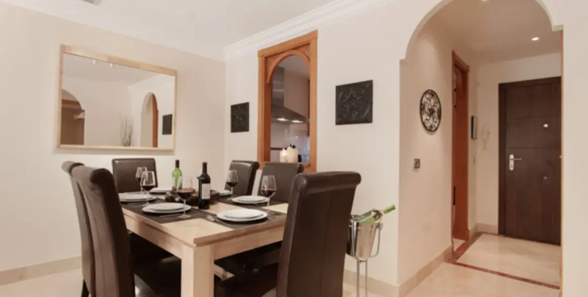 Sale of ground floor apartment in Aloha 1