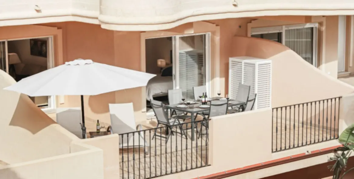 Sale of ground floor apartment in Aloha 2