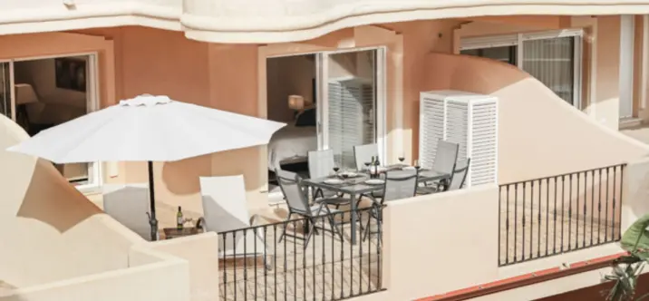 Sale of ground floor apartment in Aloha 1