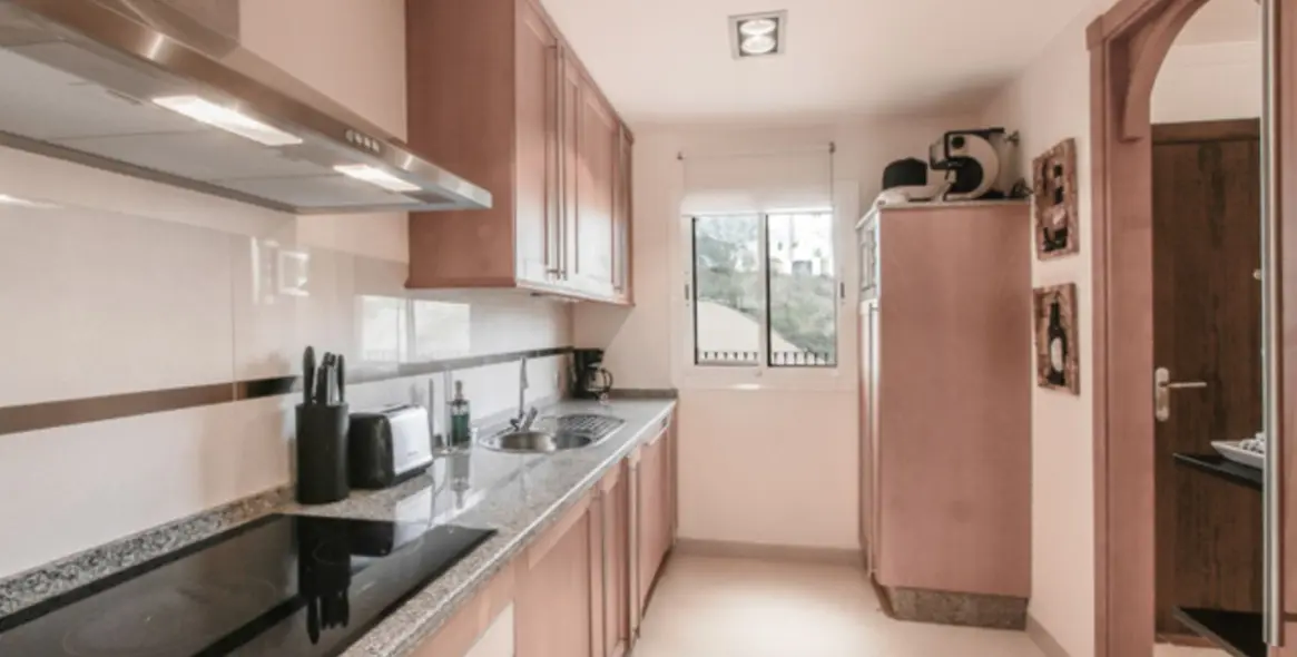 Sale of ground floor apartment in Aloha 14