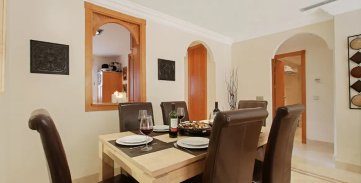Sale of ground floor apartment in Aloha 17