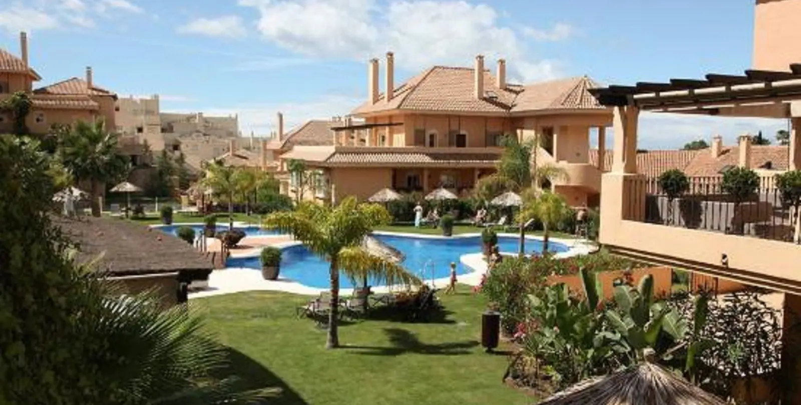 Venta de apartamento en planta baja en Aloha 1