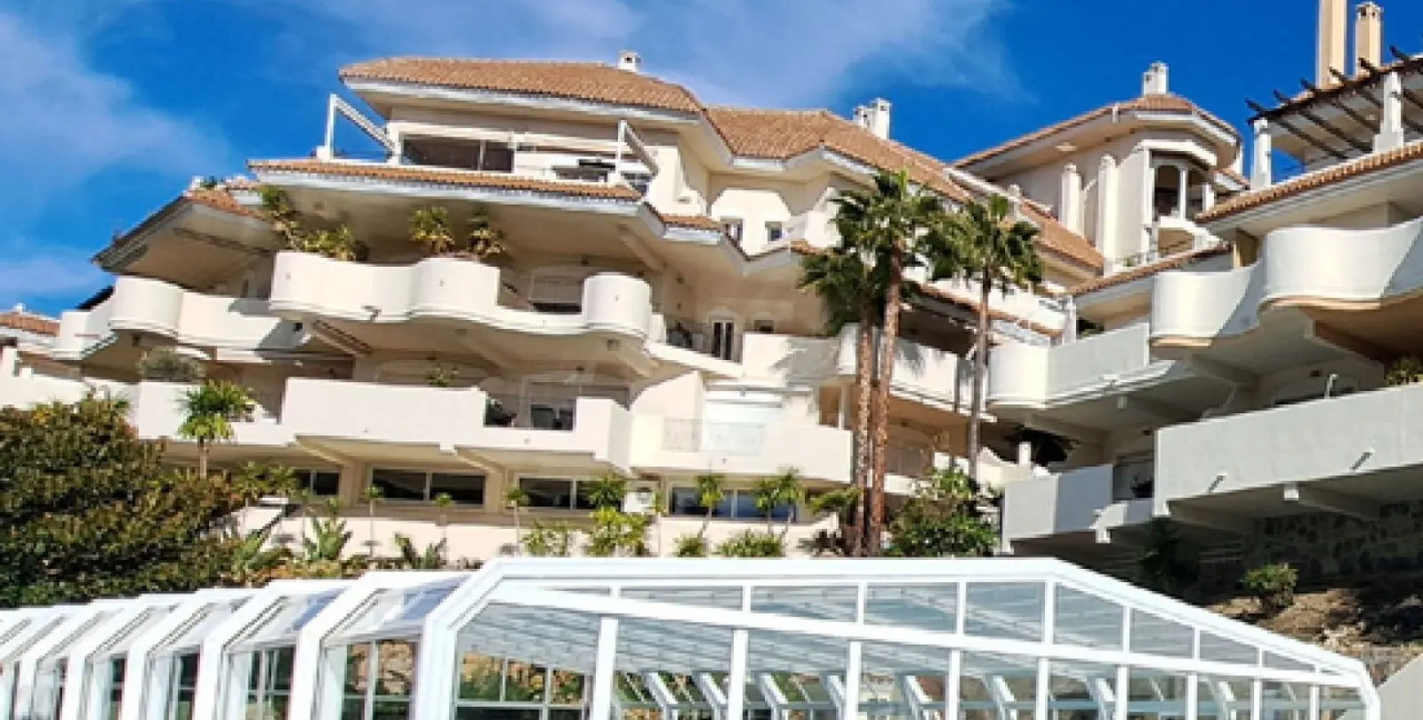 Venta de apartamento en planta baja en Aloha 45