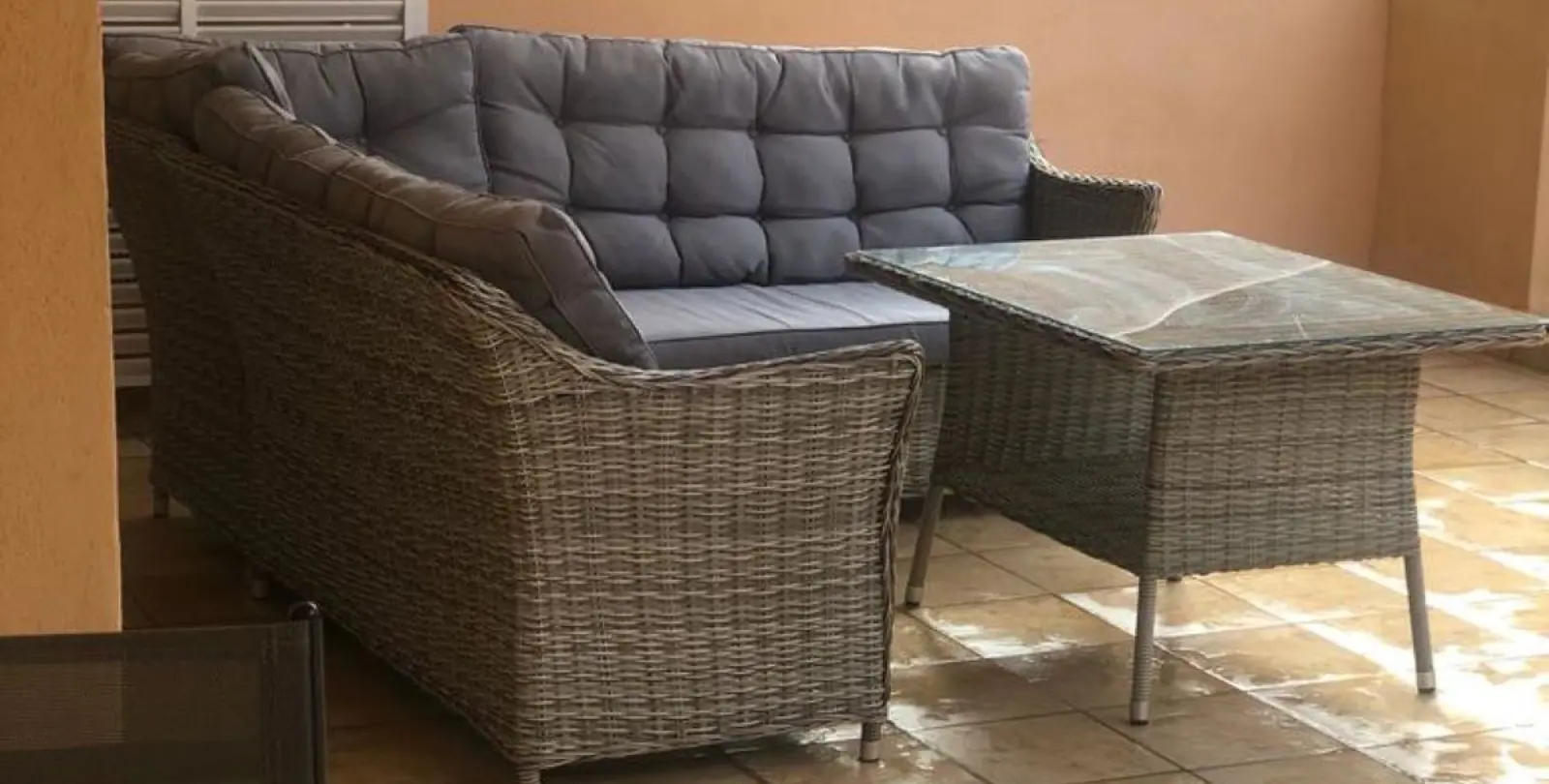 Venta de apartamento en planta baja en Aloha 57