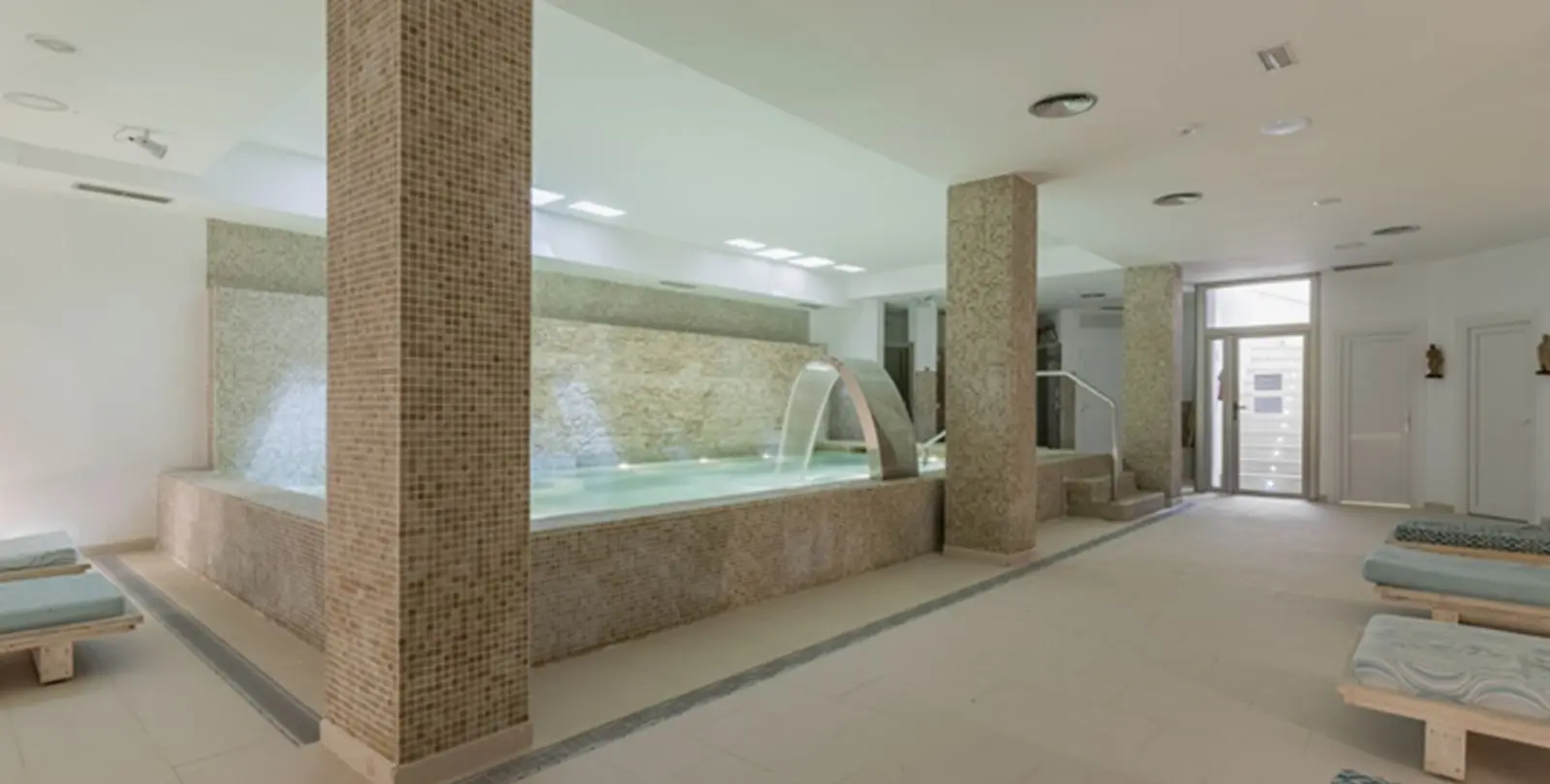 Venta de apartamento en planta baja en Aloha 87