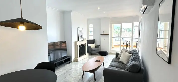 Sale of middle floor apartment in Nueva Andalucía 2