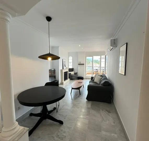 Sale of middle floor apartment in Nueva Andalucía