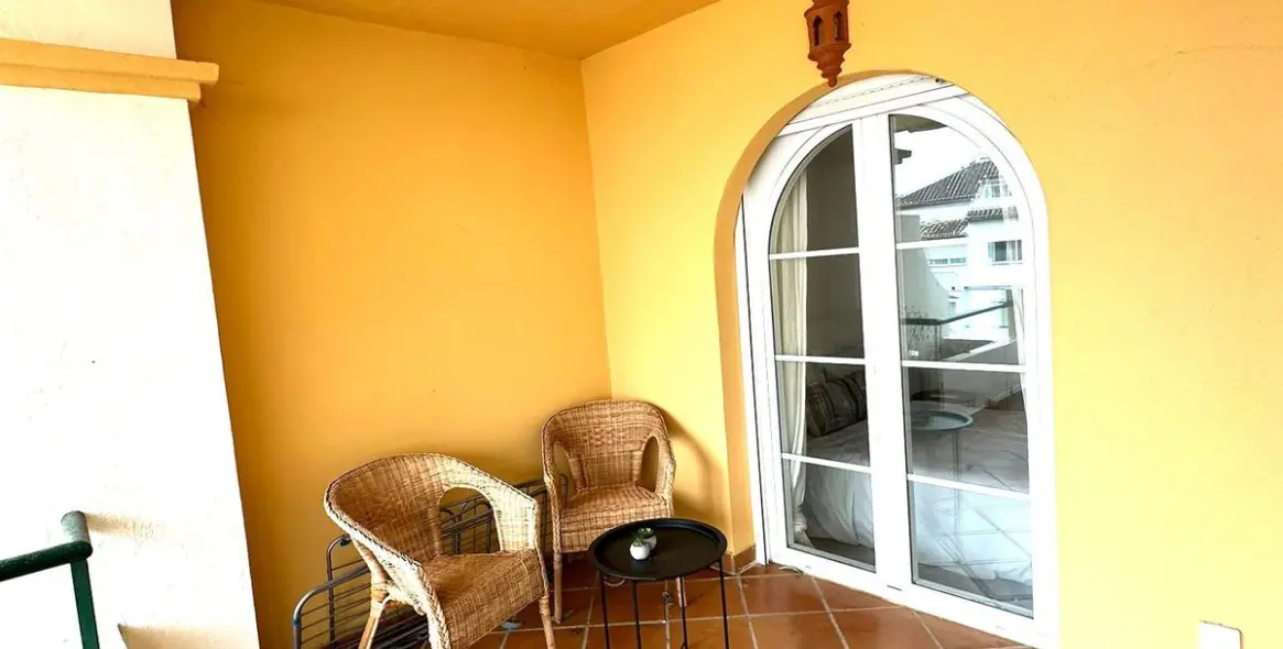 Продажа апартаментов на среднем этаже в Nueva Andalucía 9