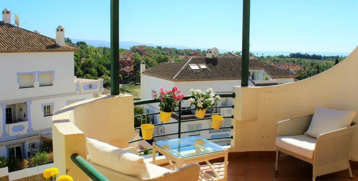 Продажа апартаментов на среднем этаже в Nueva Andalucía 10