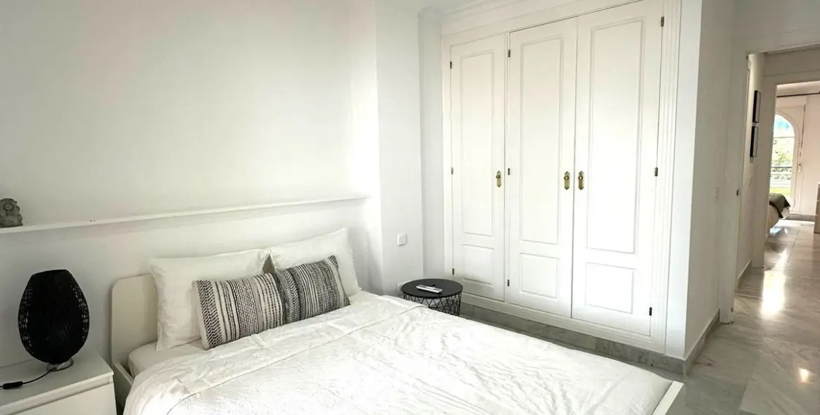 Продажа апартаментов на среднем этаже в Nueva Andalucía 12