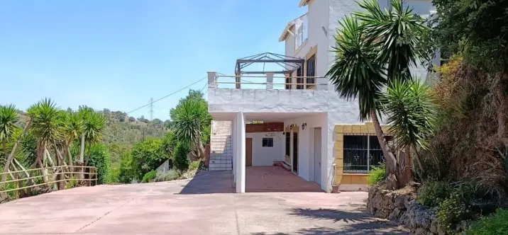 Продажа  отдельно стоящей виллы в Alhaurín el Grande 1