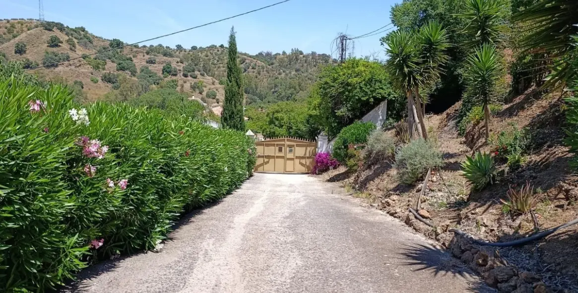 Продажа  отдельно стоящей виллы в Alhaurín el Grande 7