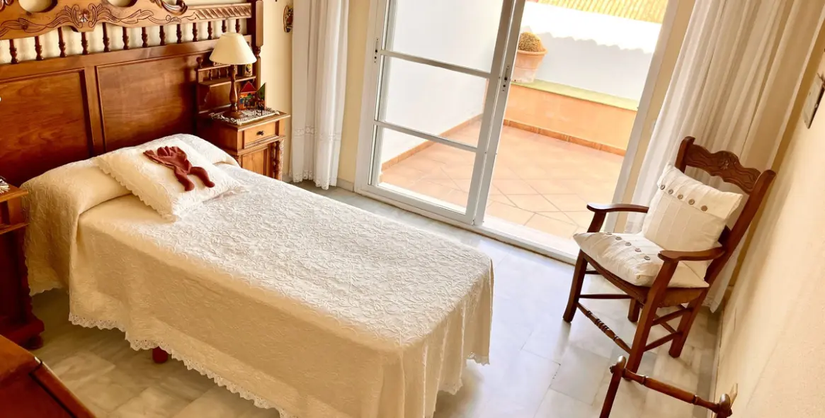 Sale of townhouse in Estepona 4