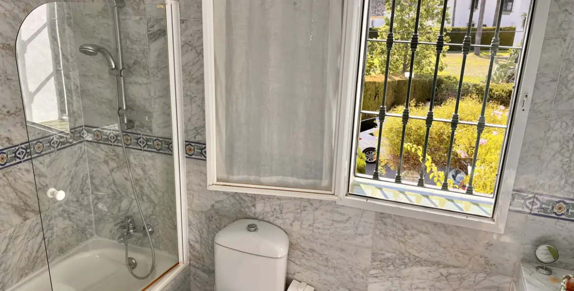 Sale of townhouse in Estepona 21