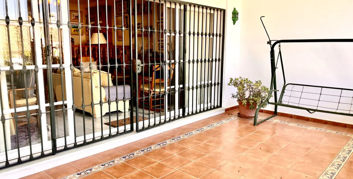 Sale of townhouse in Estepona 35