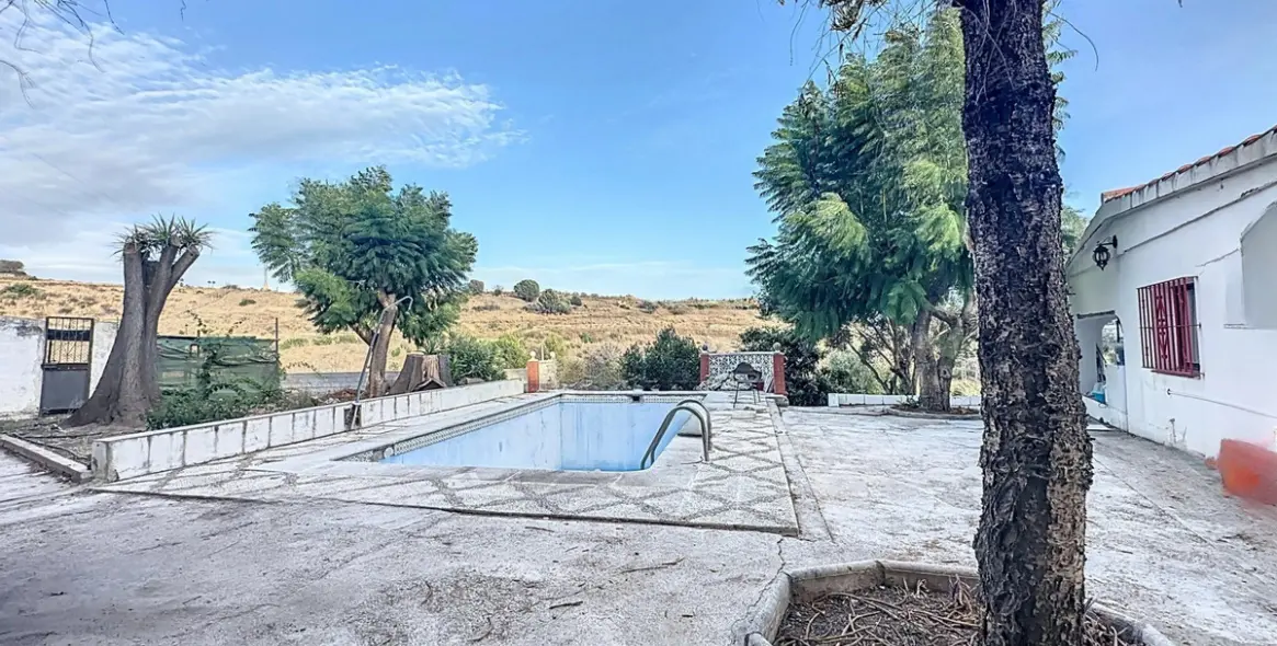 Sale of farm in Estepona 5