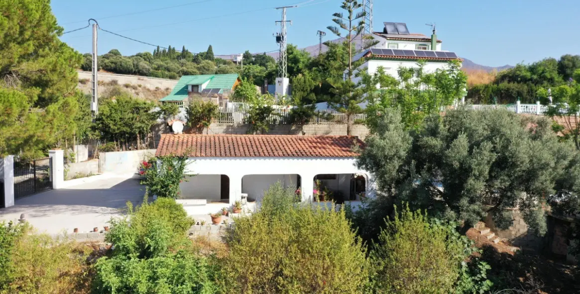 Sale of farm in Estepona 16