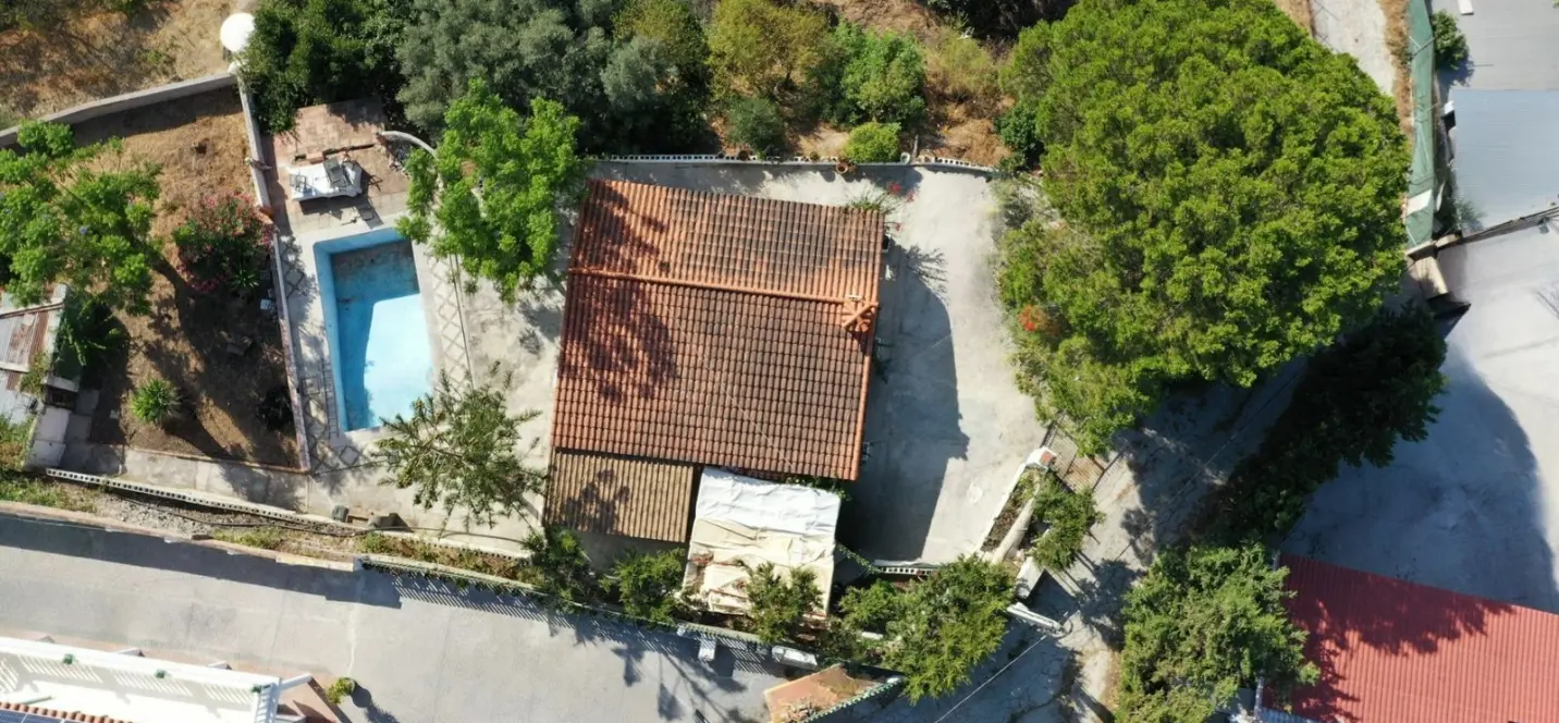 Продажа фермы в Estepona 1