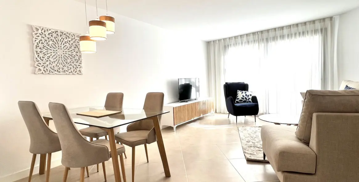 Sale of townhouse in Estepona 2