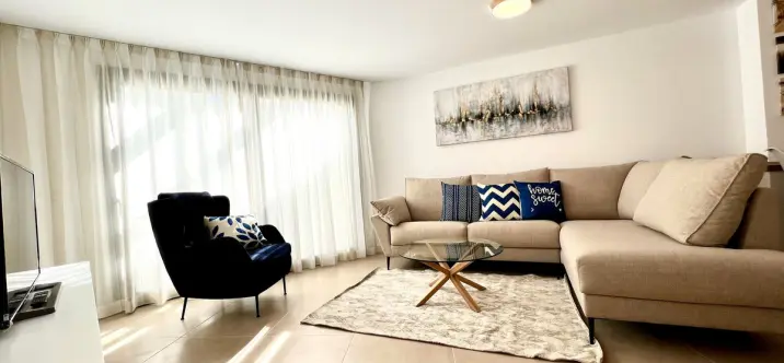 Sale of townhouse in Estepona 2