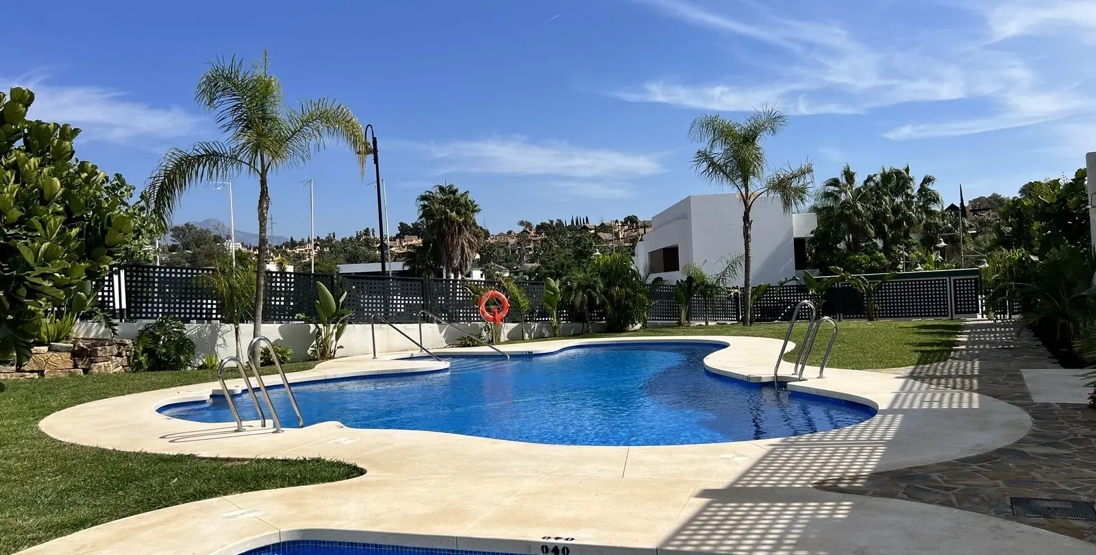 Venta de adosado en Estepona 1